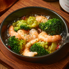 エビとブロッコリーのアヒージョ