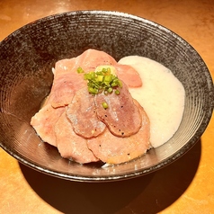 牛タンとろろご飯