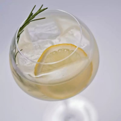 【おすすめのカクテル】ハーバル・スプリッツ