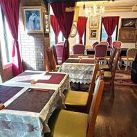 店内はおしゃれなアートがいっぱい・・・！