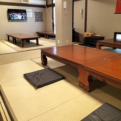 2階には富士・月・竜の間があります。団体様の場合は3部屋をワンフロアとして、貸切としてお使いいただけます。