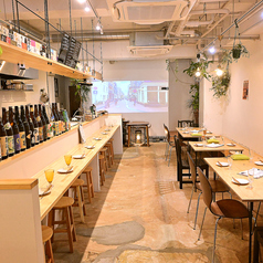 会社宴会や友人同士の集まりなど、人数が集まる食事会には貸切もおすすめ。周囲を気にせず、みんなで料理とお酒を囲む楽しい時間をお過ごしいただけます。