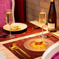 カーテンで区切る半個室も★