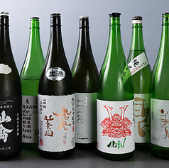 厳選した銘酒を17種類取り揃え。お肉との調和を楽しむ