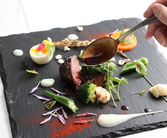 牛ヒレ肉のロースト　ソース・マデール