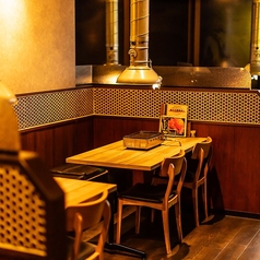 ダクト完備のテーブル席(BOX席)