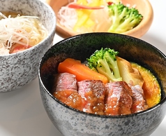 牛ステーキ丼&冷麺セット(ハーフ&ハーフ)