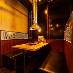 ダクト完備のテーブル席