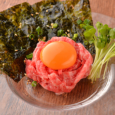 神戸牛の炙りユッケ