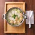 料理メニュー写真 鶏団子と白菜のスープ