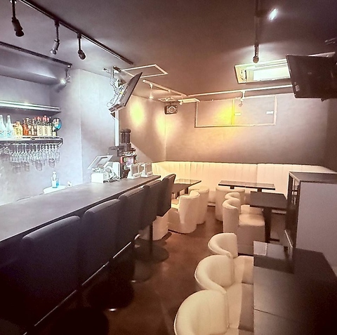 アットホームな雰囲気の店内で、楽しいひと時をお過ごしいただけます♪