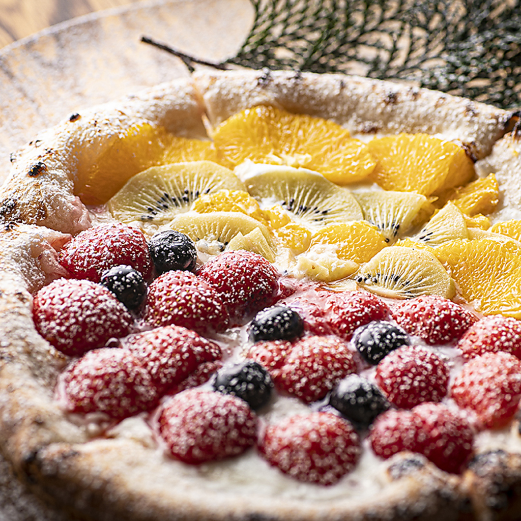 見た目も可愛い！【デザートPIZZA】季節のフルーツをＰIZZAという形で堪能していただけます♪