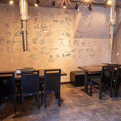 最大32名様までの貸切に対応しており、特別なイベントや大人数の集まりに最適です。お料理や飲み物のプランもご相談いただけますので、思い出に残るひとときをお手伝いいたします！