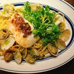 真鯛とあさりと姫三つ葉のジェノベーゼパスタ