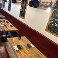 大切なゲストをお迎えする時に、奥のベンチシートで寛げる作りとさせて頂きましたテーブル席になります。接待や誕生日会などおもてなしを有する大切な機会にも向いているゆったりとした空間です。記念日向けデザートプレートと合わせれば記憶に残る素敵な時間になることができます。席の空き状況をご確認ください。
