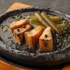 サクラマスと蕗　山椒味噌オイル