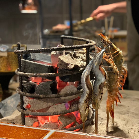 囲炉裏原始焼き！土佐備長炭炉端焼き！気軽な飲み会や送別会など団体様のご宴会にも！