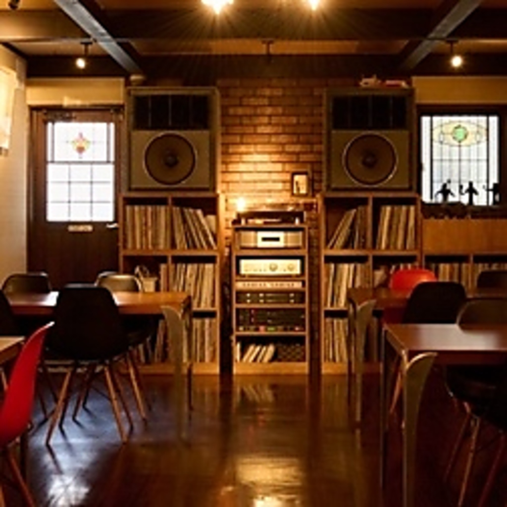 店内では好きな音楽を聴きながら美味しい料理をご堪能いただけます♪ぜひリラックスしてくださいね。