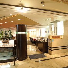 ホテルのラウンジすぐ横です