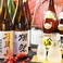 当店自慢の鶏料理とよくあうお酒も種類豊富に取り揃えております。京橋での仕事帰りの一杯は「鶏っく」で決まり♪