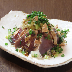 かつおたたきとオニオンのニンニク醤油