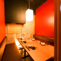 落ち着いた和空間で過ごす大人の個室時間