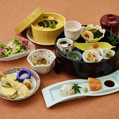 【おすすめランチ】旬の食材を目一杯楽しめるお昼のやわらぎ弁当♪の写真