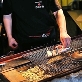 その日に仕入れた新鮮な魚介・地鶏・野菜のこだわり食材をろばすみこだわりの炭火焼きでご提供！店主の魅せる焼き加減をご堪能ください！！