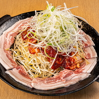 今話題のチュクミサムギョプサルなど目も口も美味しい！