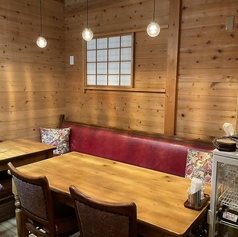 Cafeバル&Deli つつじとかえでの雰囲気1