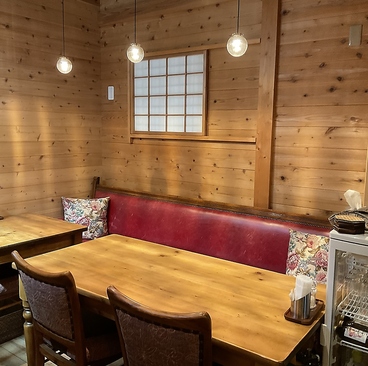 Cafeバル&Deli つつじとかえでの雰囲気1