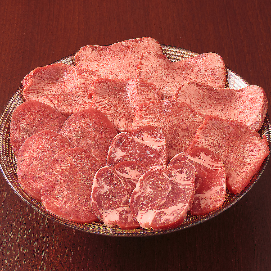 特上・上・並・タン下など、牛タンの様々な部位を盛り合わせでご用意。食感の違いをご堪能ください◎