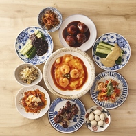 フォートタワー2階のアジアン大衆酒場