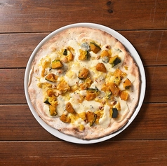 【オリジナル野菜ピッツァ】かぼちゃとヘーゼルナッツのピッツァ