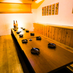 和の趣き溢れる店内は大人の為の落ち着いた雰囲気。2名様~100名様までご利用可能な完全個室席は大宮での接待や女子会、合コンなど各種宴会に最適なプライベート空間♪お得な宴会コースプランもご予算に合わせて2480円~ご用意。誕生日や記念日にお得なサプライズ特典もご用意。大宮駅の居酒屋をお探しの方はぜひ当店へ♪