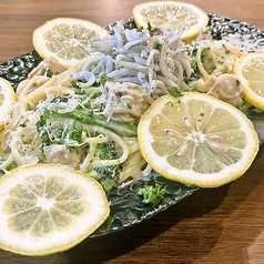 帆立と釜揚げしらすのレモンクリームの写真
