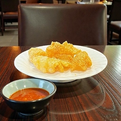 豚皮のカリカリ揚げ