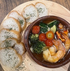 魚介のアヒージョ 米粉バケット