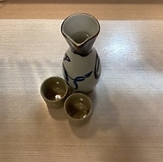 全国から厳選した日本酒を堪能！お好みはスタッフまで。