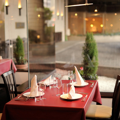 欲しい料理がすぐに取りに行けるお席