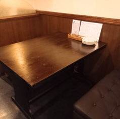 靴を脱がなくていいので楽ちん♪テーブル席は4人掛×3卓ご用意！人気メニューのステーキはボリューム満点！ファミリーでのご利用も大歓迎です！