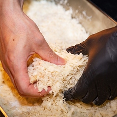【パン粉】パン粉の美味しさがしっかり伝わる生パン粉を使用しています。