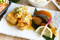 料理メニュー写真&nbsp;鶏もも肉と豆腐のみぞれあん&ぶりと大根の照り焼き