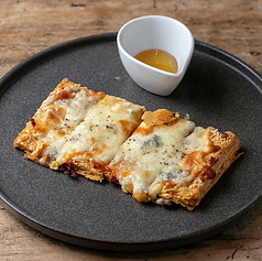 クワトロフォルマッジのパイピザ