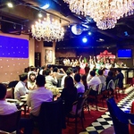 ステージ、マイク2本、150インチプロジェクター3台、42インチ液晶モニター、スポットライトも完備！