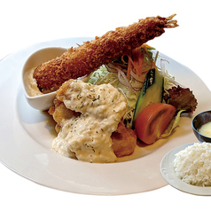 チキン南蛮と海老フライ定食
