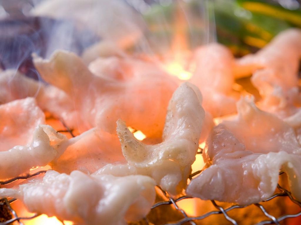 ぷるっぷるのホルモンは美白効果も抜群。色々な味でお楽しみ下さい。