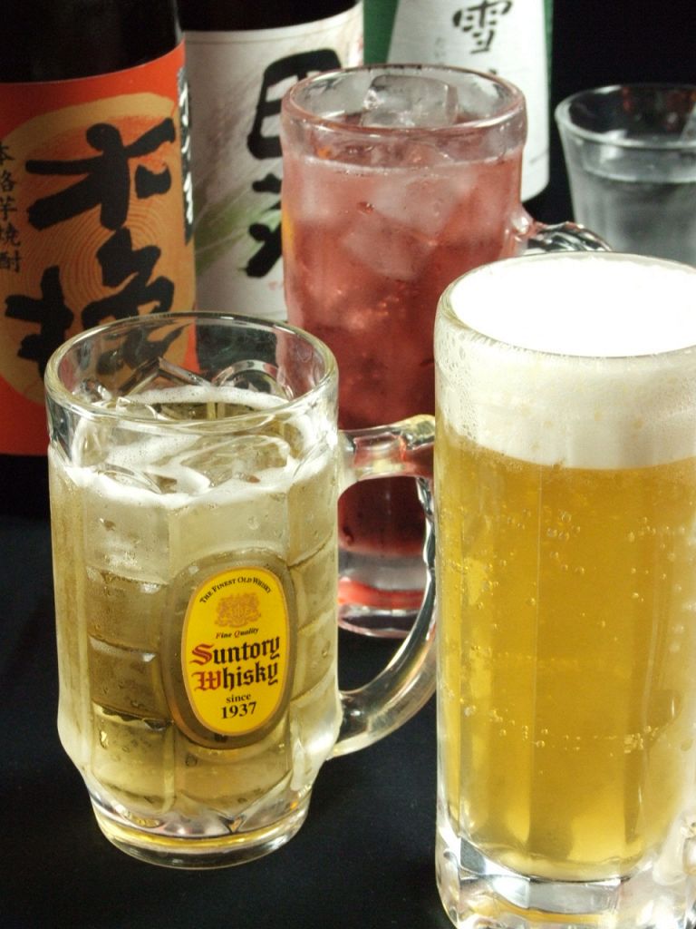 お得な飲み放題は90分1700円。思う存分楽しんで！