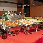 30名様以上向けの貸切コースではビュッフェスタイルで時期に合わせたお料理をお楽しみいただけます。