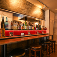 カウンター席もしっかりご用意しておりますので、お一人様でもお気軽にご利用頂けます！目の前で焼きあがる焼き鳥のライブ感を楽しめる特別なお席となっております♪